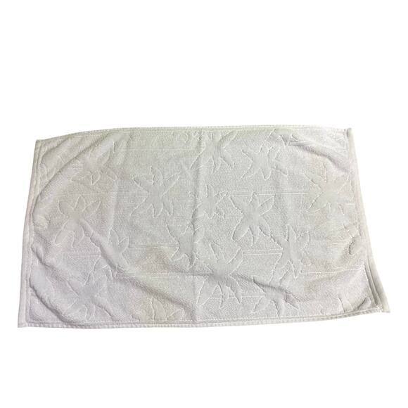 Lilly Pulitzer White Cotton hand towel 17x30 Palm tree embossed - Picture 3 of 10